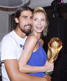 Sami+Khedira+Team+Germany+Celebrates+World+_Ak-SIIdm2Fl