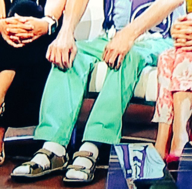 CmyJjBBXgAA0TUC.jpg large